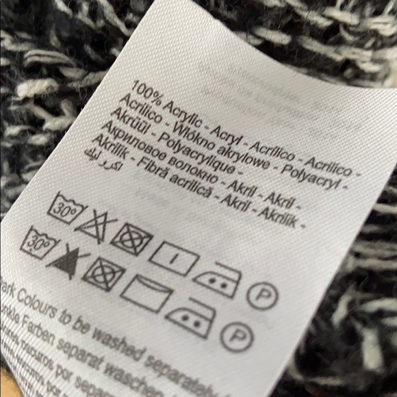 Vero Moda crochet black and white sweater - Picture 3 of 3